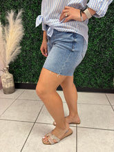Cargar imagen en el visor de la galería, Glitzy Risen Shorts
