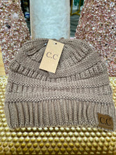 Cargar imagen en el visor de la galería, Women C.C Beanie
