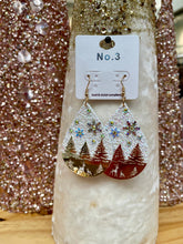 Cargar imagen en el visor de la galería, Glitter Christmas Earrings
