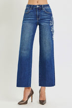 Cargar imagen en el visor de la galería, DK Wash Flower Risen Jeans
